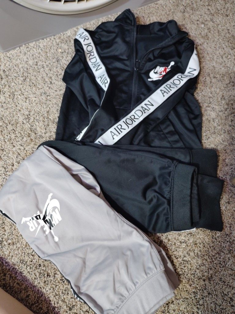 Boys Nikes Jackets And Sweat Pants Set 