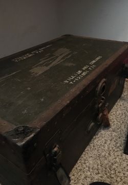Vintage army foot locker