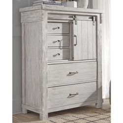 Brashland 5 Drawer Chest of Drawers with Sliding Door