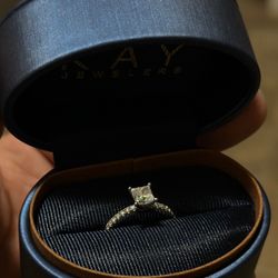 THE LEO First Light Diamond Engagement Ring 1.1/5 ct