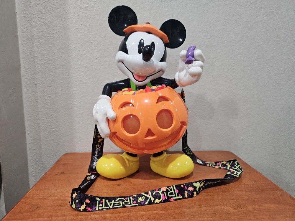 2024 Disney Mickey Mouse Halloween Pumpkin Jack O Lantern Lighted Popcorn Bucket