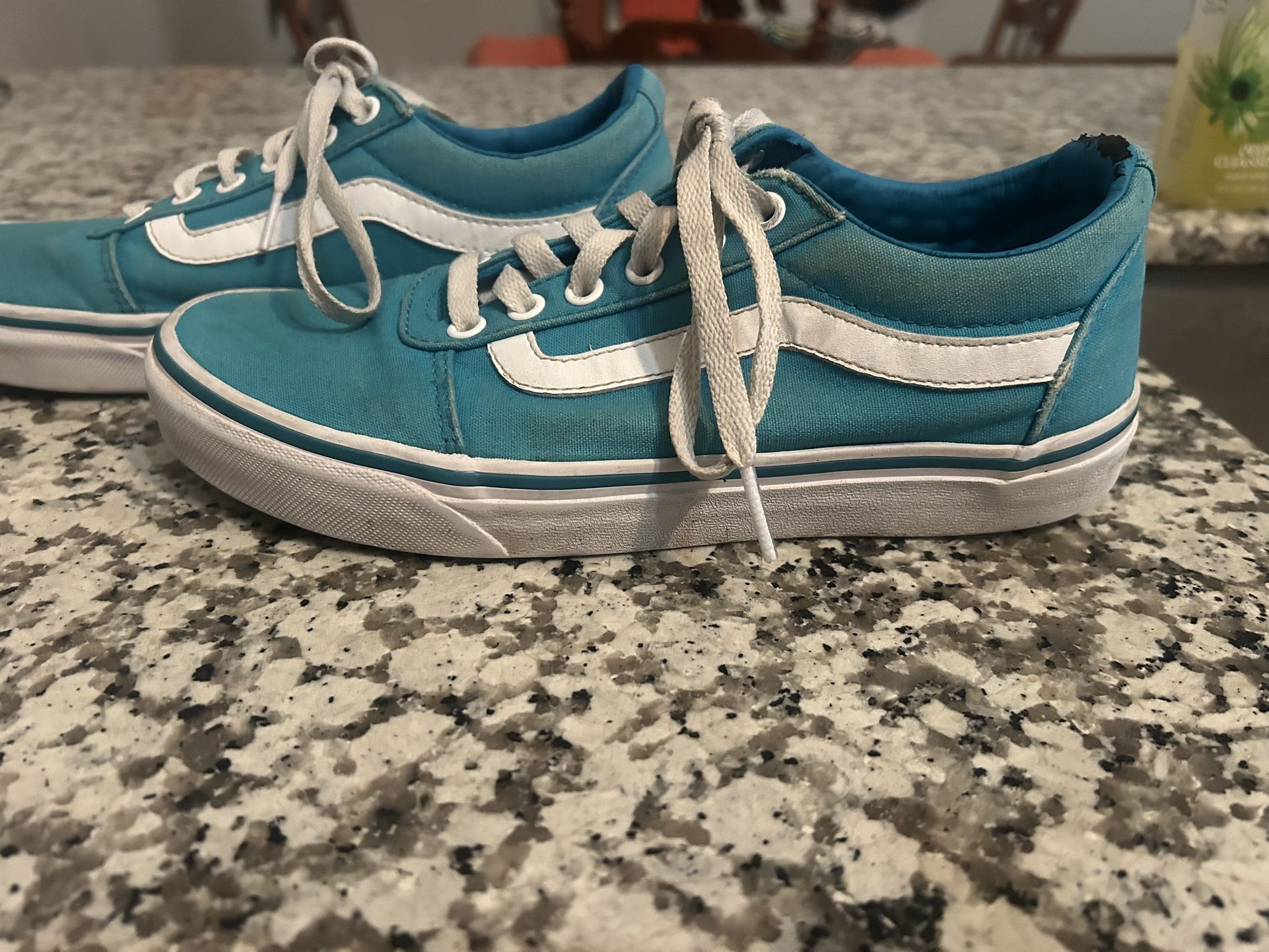 Women’s Van’s Size 8