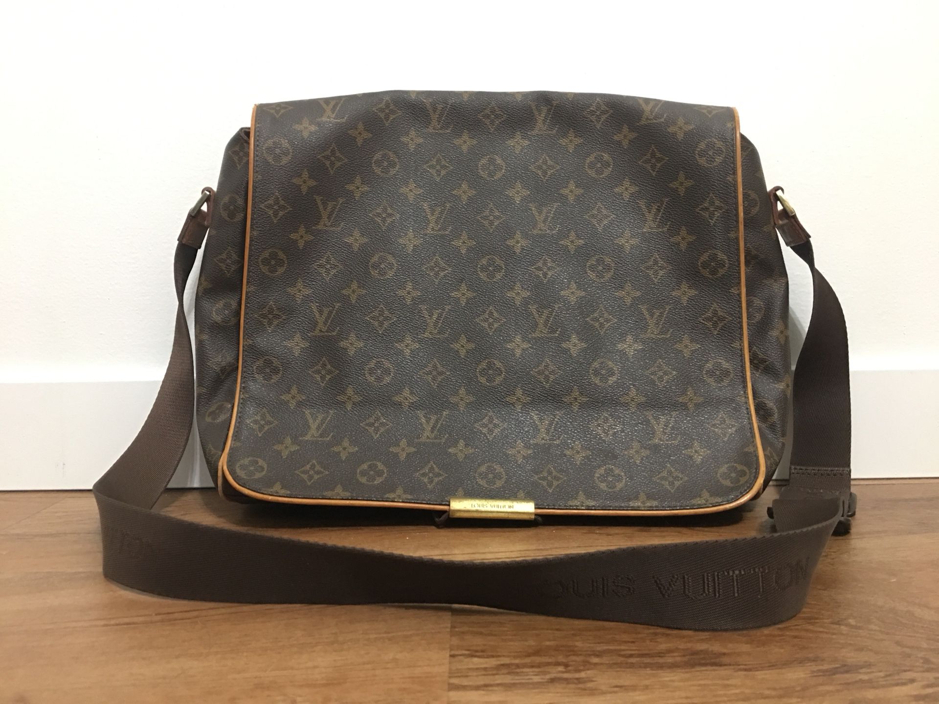 Louis Vuitton Abbesses Messenger Shoulder Bag - Farfetch