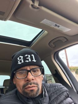 831 BLACK BEANIE