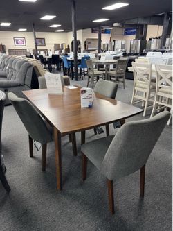Dining Table Set. 🚚WE DELIVER🚚