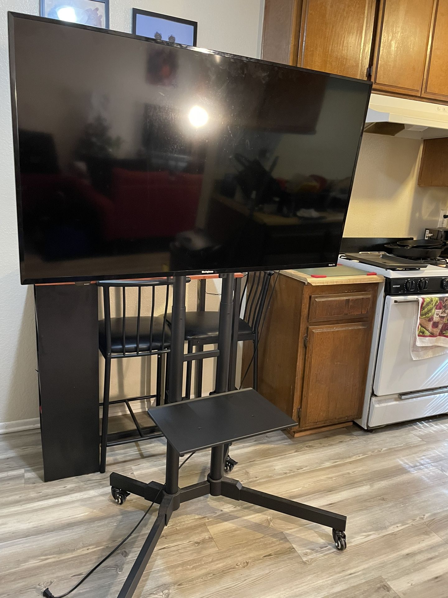 50 Inch Westinghouse Roku TV w/ Stand