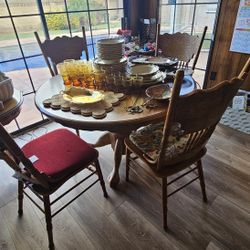 Round Dining Table  & 4 Chairs