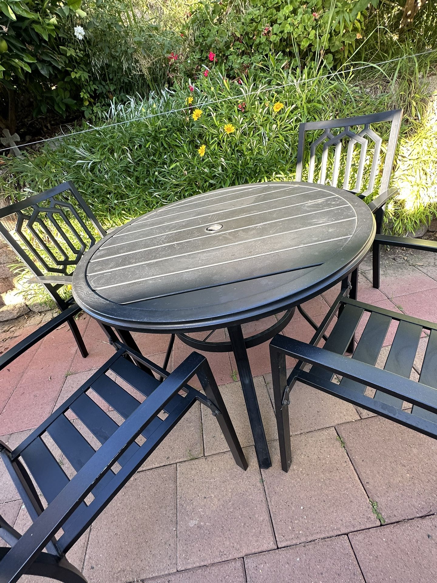Hampton Bay Patio Furniture Table Set! for Sale in Moorpark, CA OfferUp