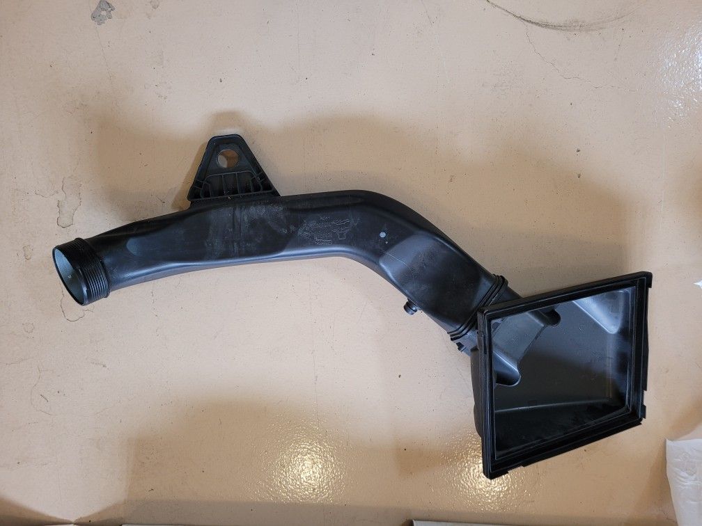 Air Intake Pipe for 2015 BMW 435i xDrive
Air Intake for 2015 BMW 435i xDrive