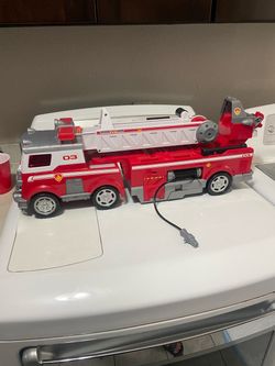 PAW Patrol Marshall Ultimate Fire Truck Toy