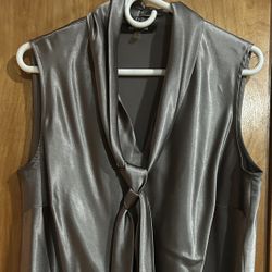 Preloved Nine West Plus Size 1X Silver Sleeveless Top With Tie Front