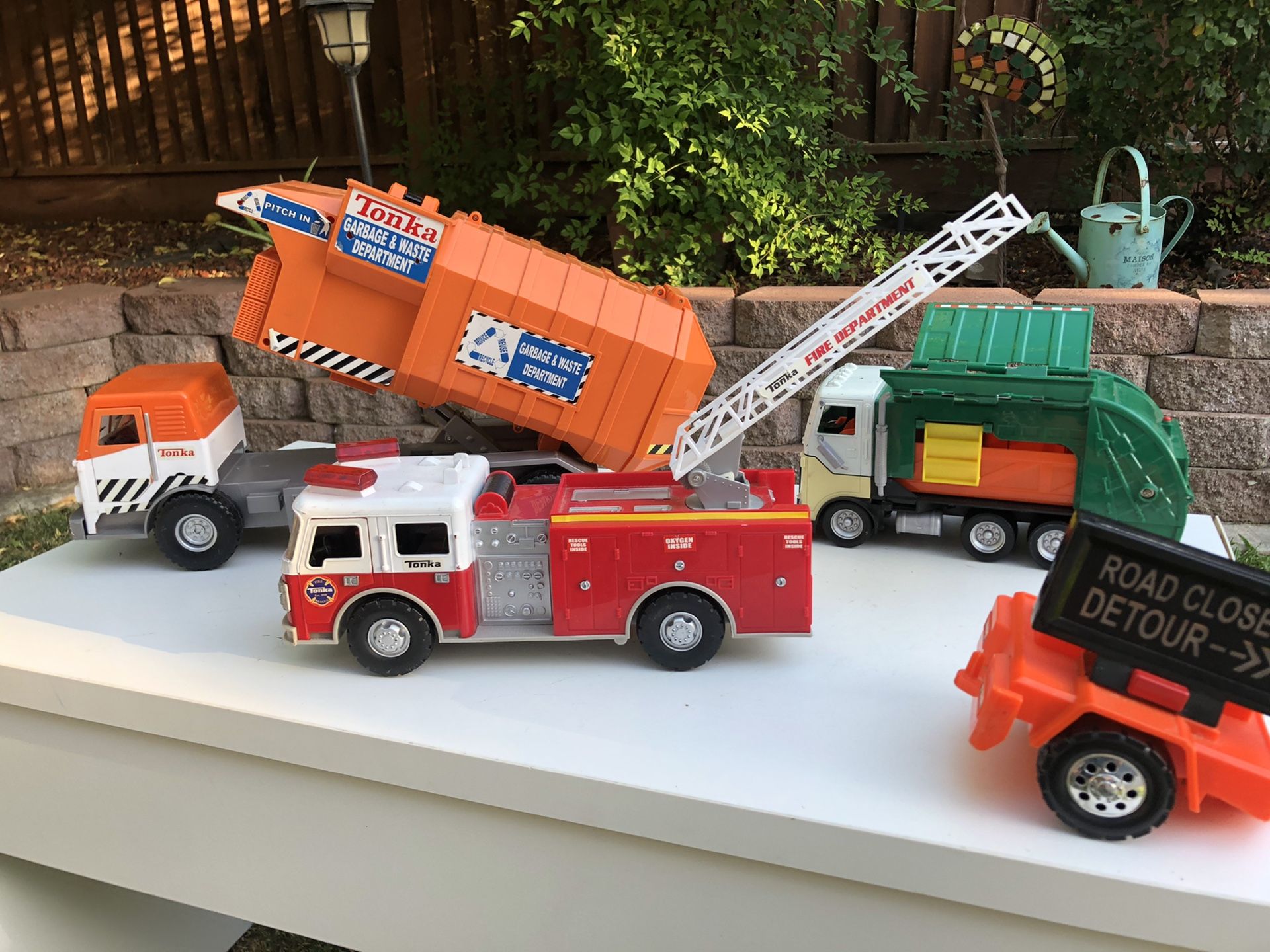 Tonka Trucks fire truck garbage and recycling truck construction