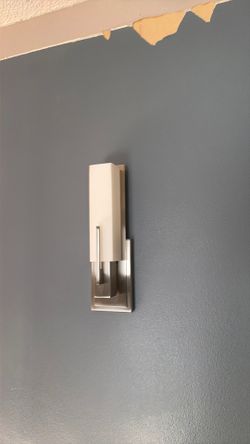 2 wall lights