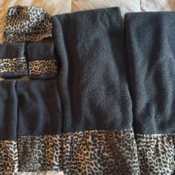 Leopard Towel Set with tissue box cover 