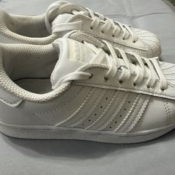 Adidas kids shoe