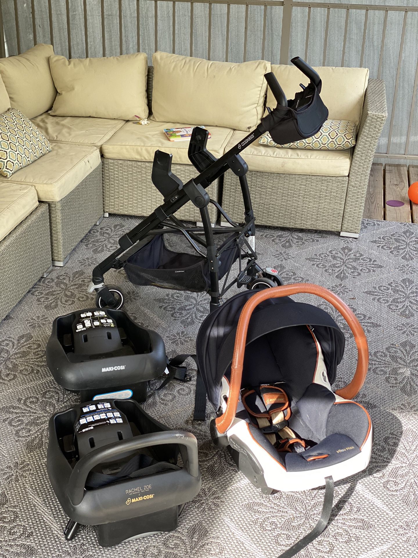 Maxi cosi Limited Edition Infant Carseat With 2 Bases -and Maxi Taxi Stroller