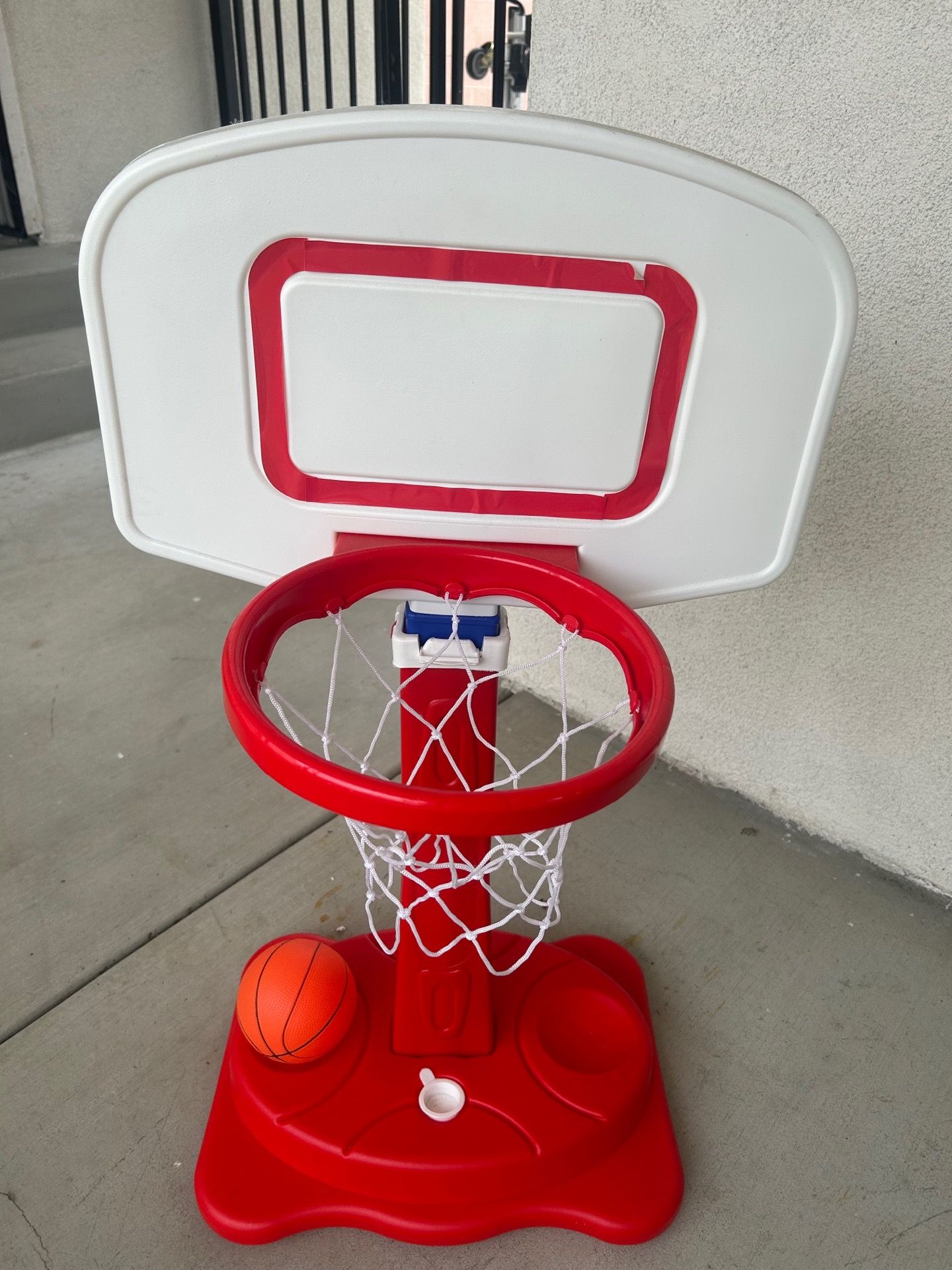 Kid’s Basketball Hoop