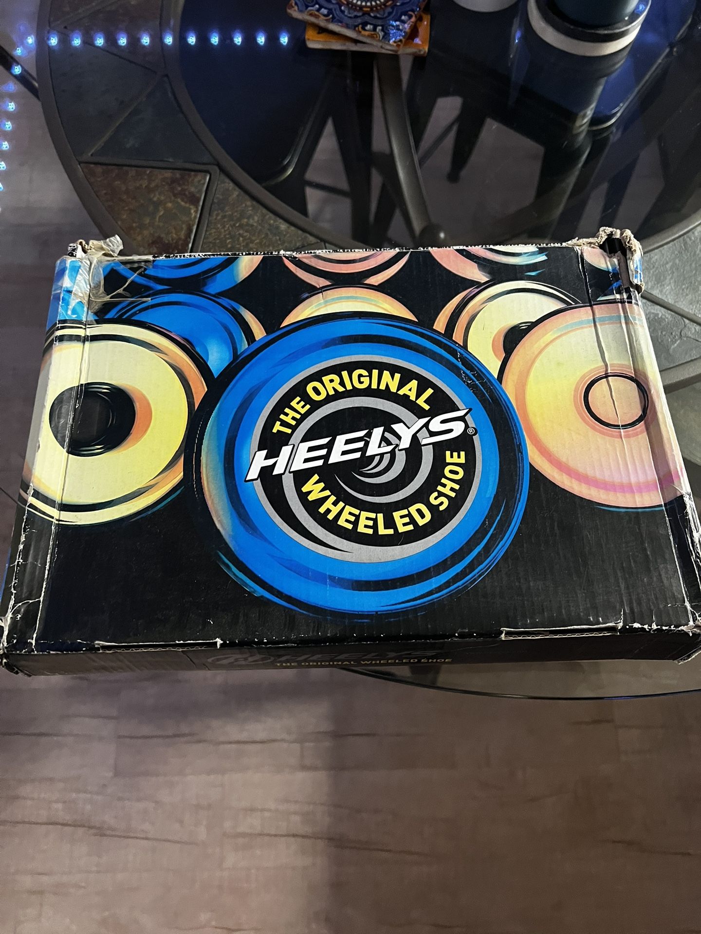 Men’s Heelys Size 10