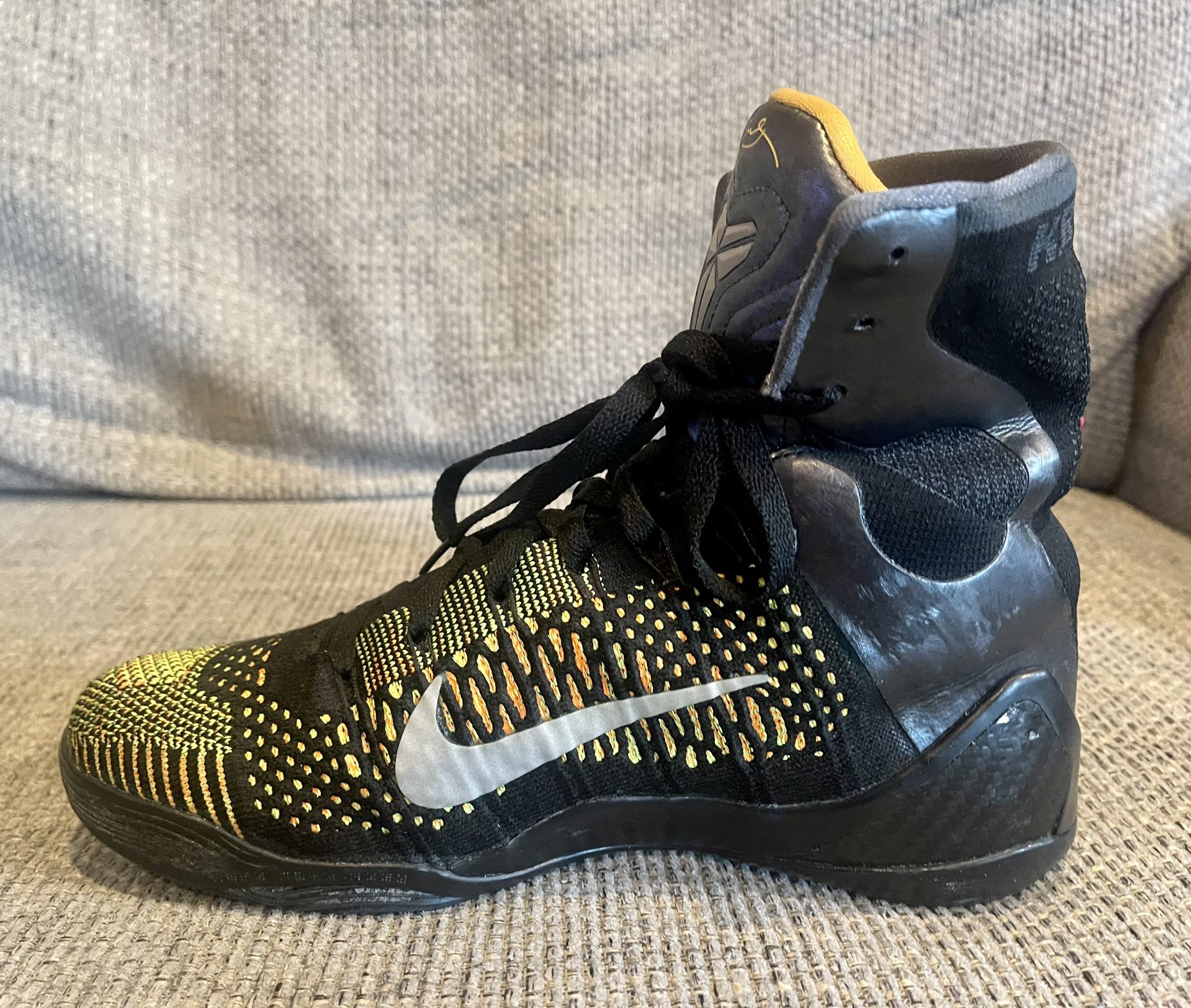 Nike Air Kobe 9 IX Elite High Inspiration Black Yellow Lakers 630847-004  Size 8! for Sale in Fresno, CA - OfferUp