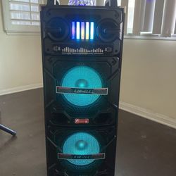 Rechargeable Speaker System With Double 10” Woofer 