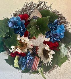Red, white & blue wreath 🇺🇸