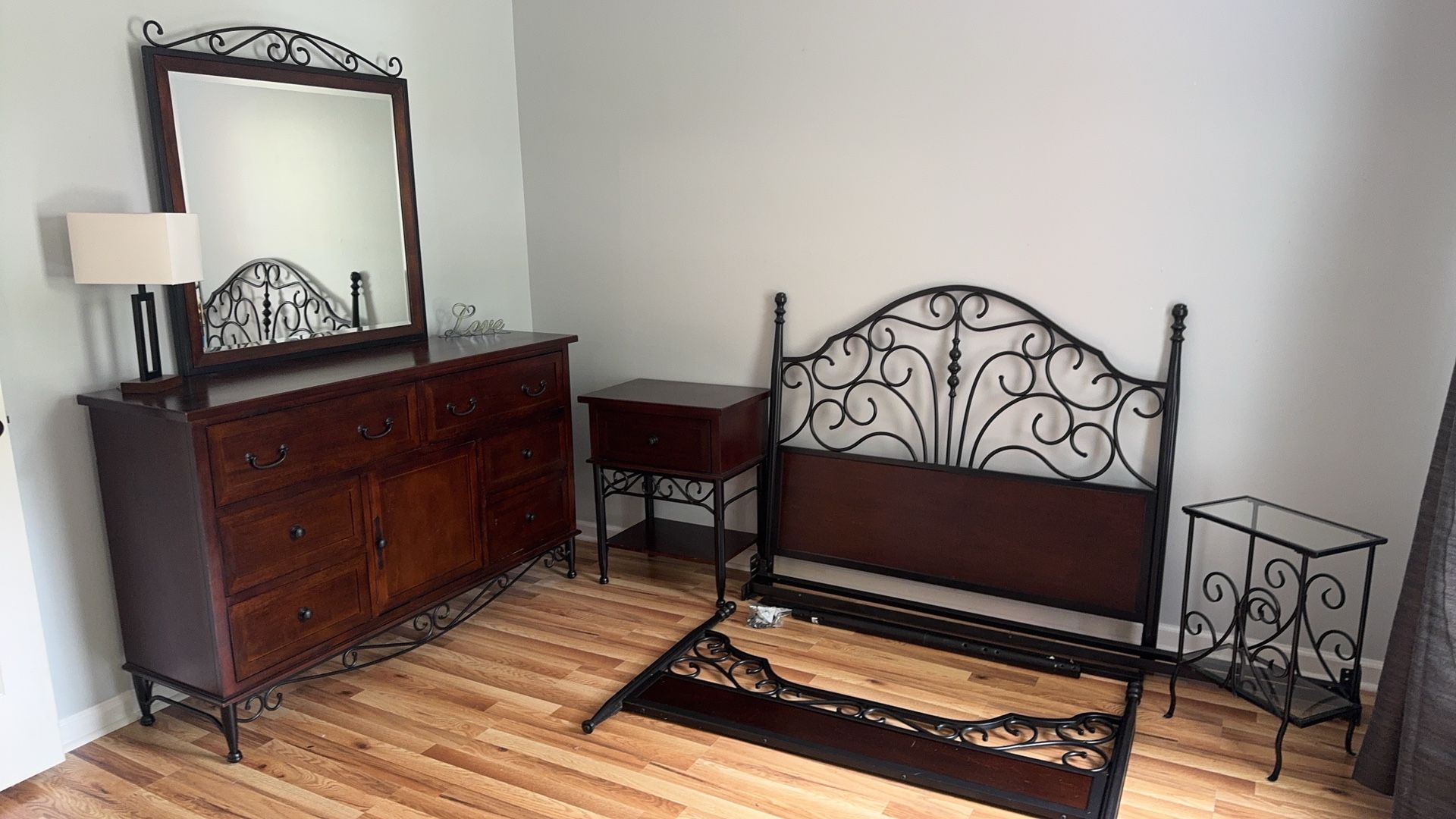 Full Size Bedroom Furniture Set