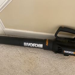 LEAF BLOWER