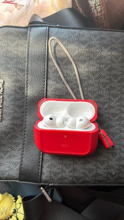 AirPods pro 3 with case