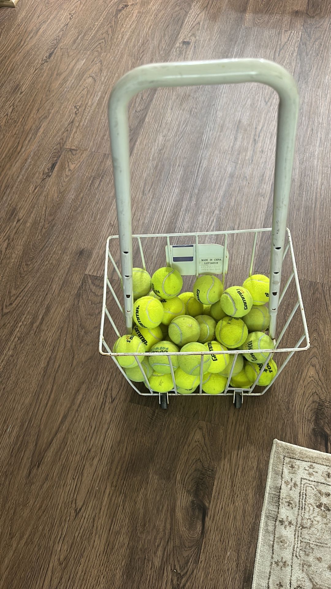 50 Tennis Balls And Hopper 