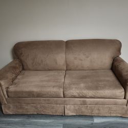 Couch/Pullout Bed