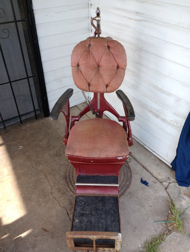 1950  Dental /Barber Chair All Original 