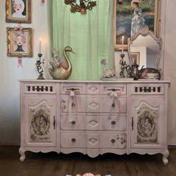 Dreamy Romantic Newly Refinished Vintage French Provincial Buffet Sideboard 