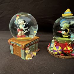Disney’s Pinocchio/Figaro & Jiminy Cricket Storybook Mini Snowglobes