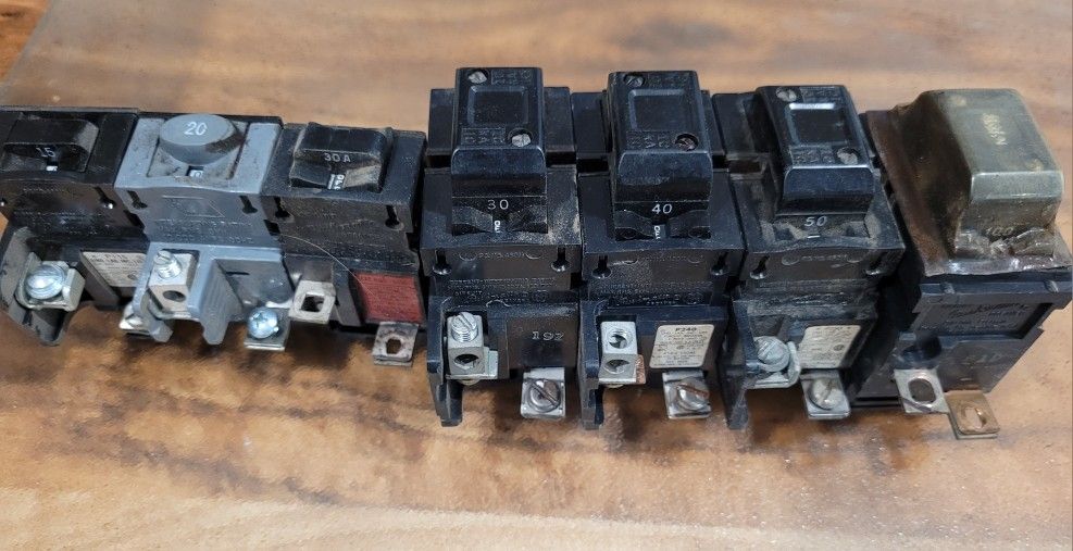 PUSHMATIC / BULLDOG CIRCUIT BREAKERS