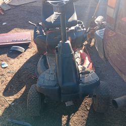 Craftsman Riding Lawnmower 