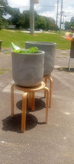 New 2pc garden planter's high quality masterpiece very detailed