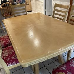 Dining table with leaf and 6 Chairs