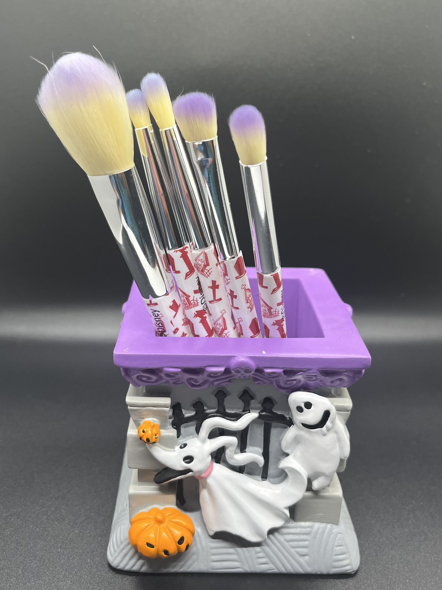 Disney's The Nightmare Before Christmas Zero Makeup Brush Set & Holder NWT