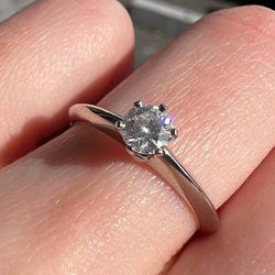 Tiffany Co VVS1 0.26ct Platinum Round Diamond Engagement Ring