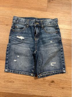 Boys size 8 shorts