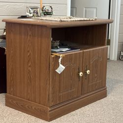 Cabinet/Entertainment Table