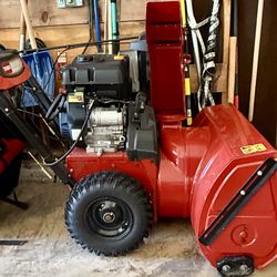 Power Max Commercial 1432 OHXE Snowblower 