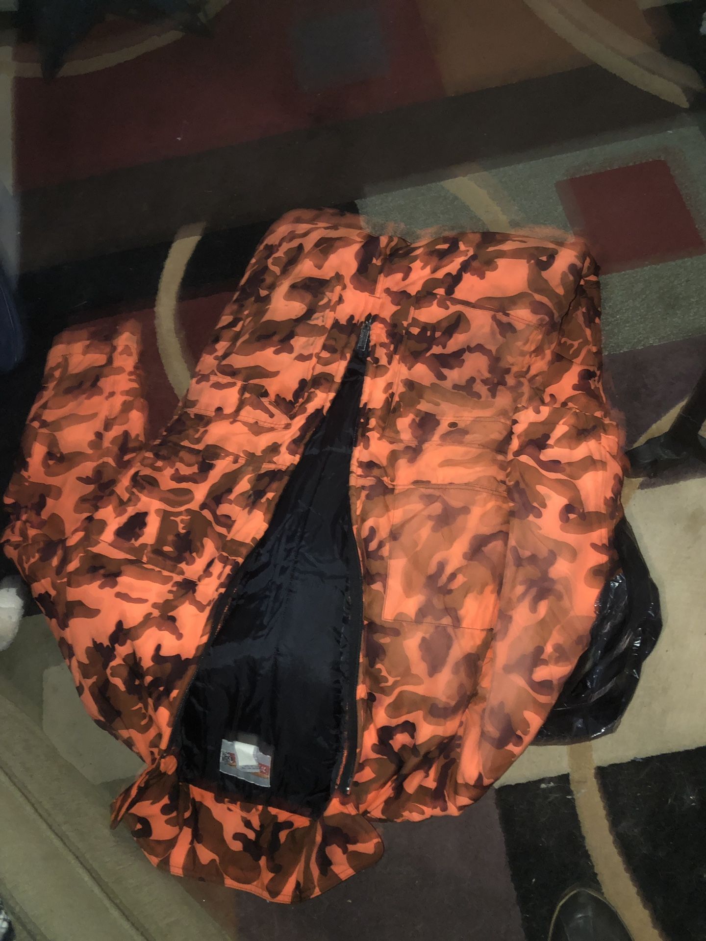 Bright orange hunting suit very very warm extra large $10 cash pick up only