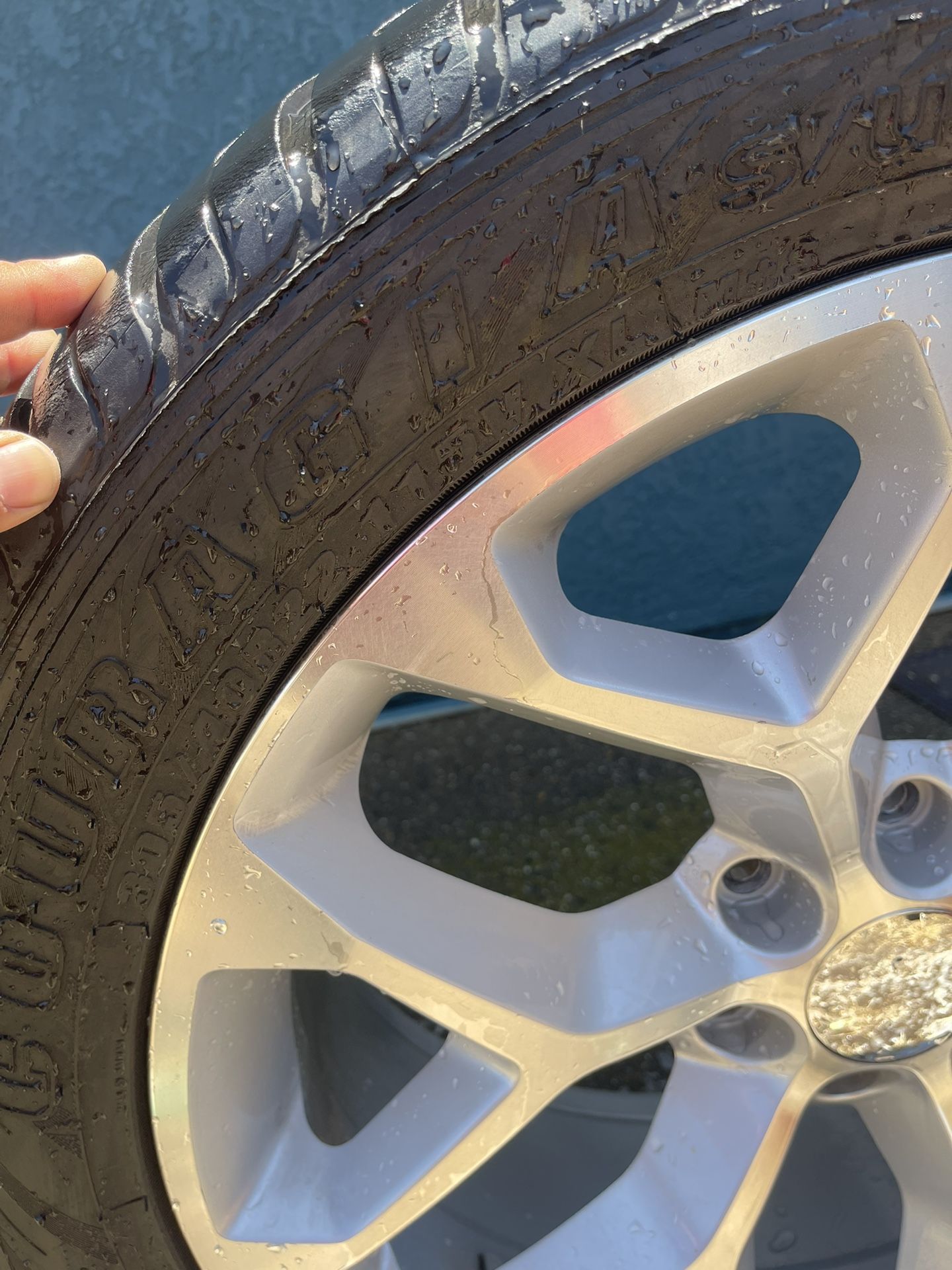Tires 305-40 r22