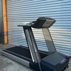 Nautilus T914 Commercial Treadmill