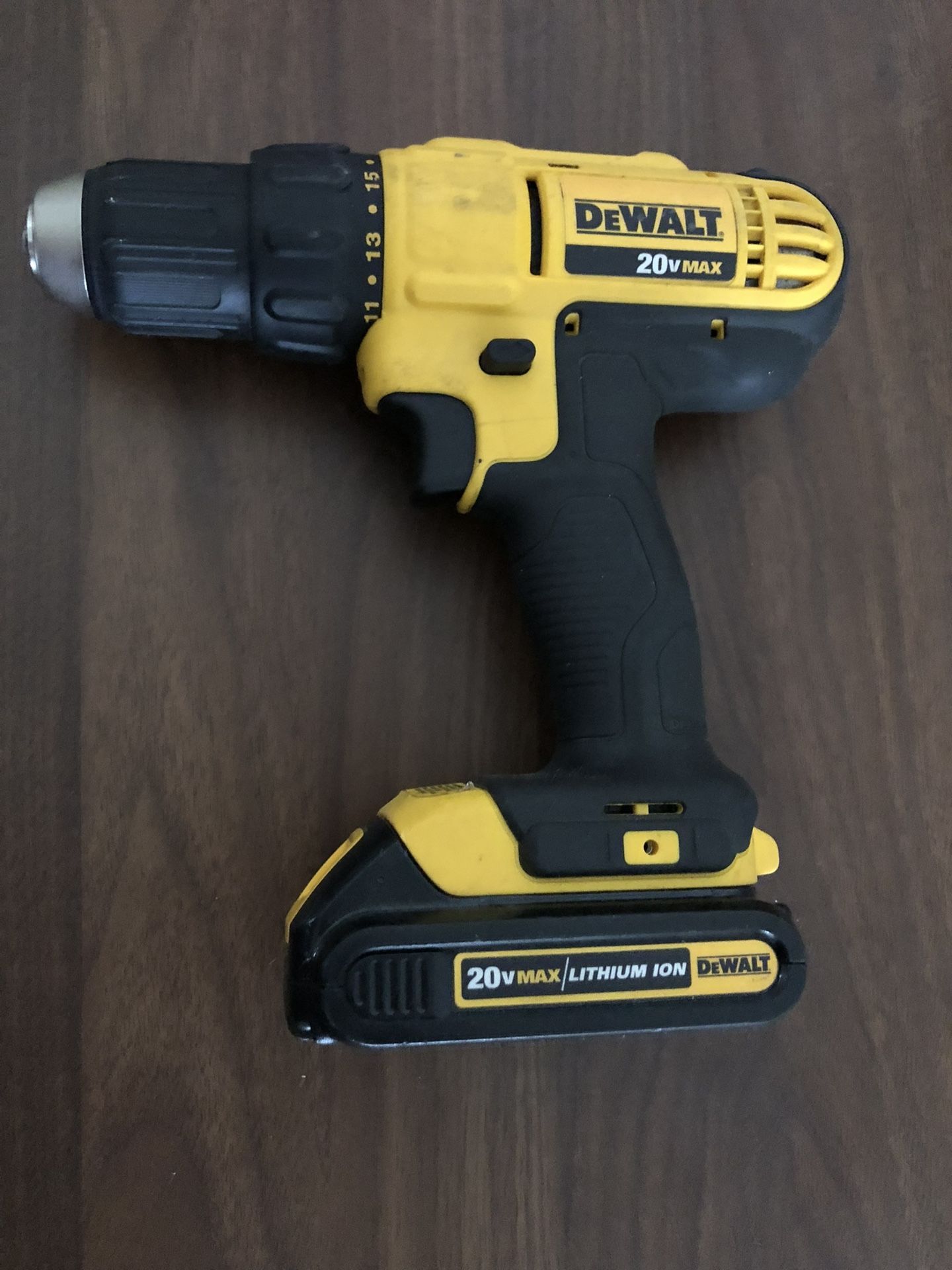 DEWALT 20v max Drill with Battery