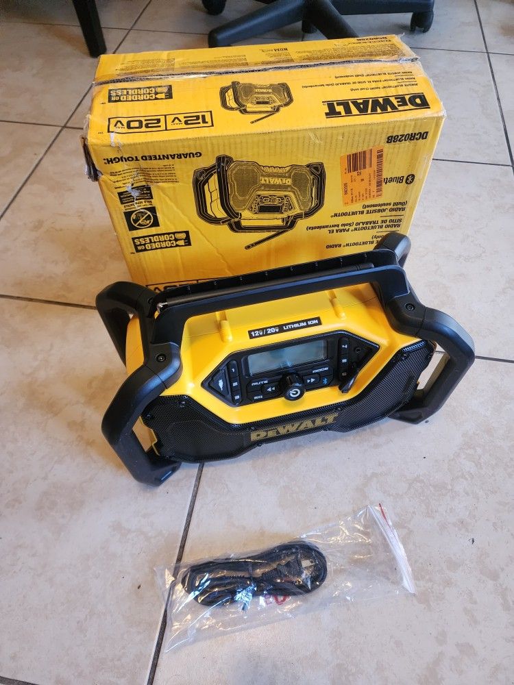 DEWALT
20V MAX Compact Cordless Bluetooth Radio (Tool Only)