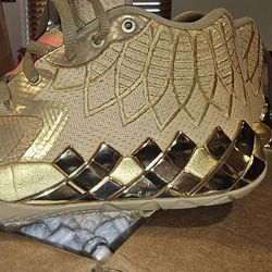 Melo Puma Men's Size 7 Gold Sneakers 