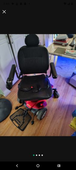 Jazzy Elite ES Electric Mobility Scooter  ***USED ABOUT 5 TIMES***  Excellent Condition. $995 OBO! 