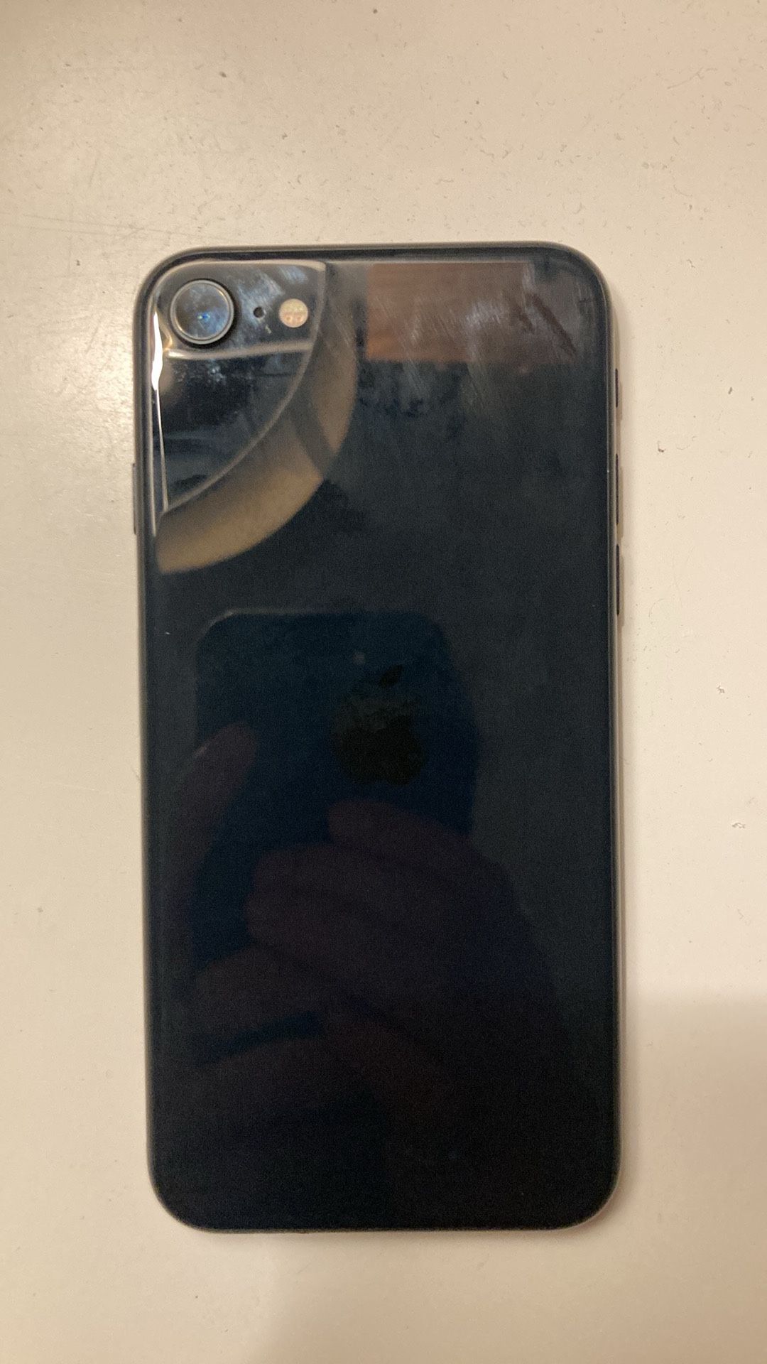 Apple iPhone SE